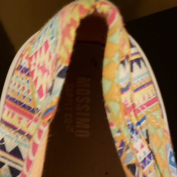 Flats - Picture 2 of 3